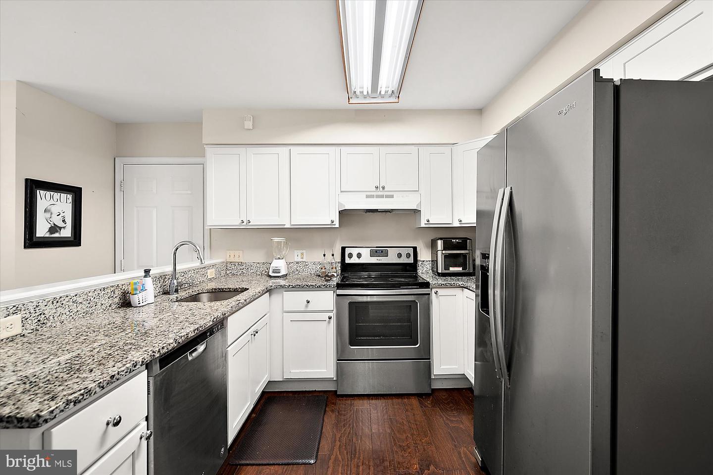 405 Somerset Ave Property Photo 18