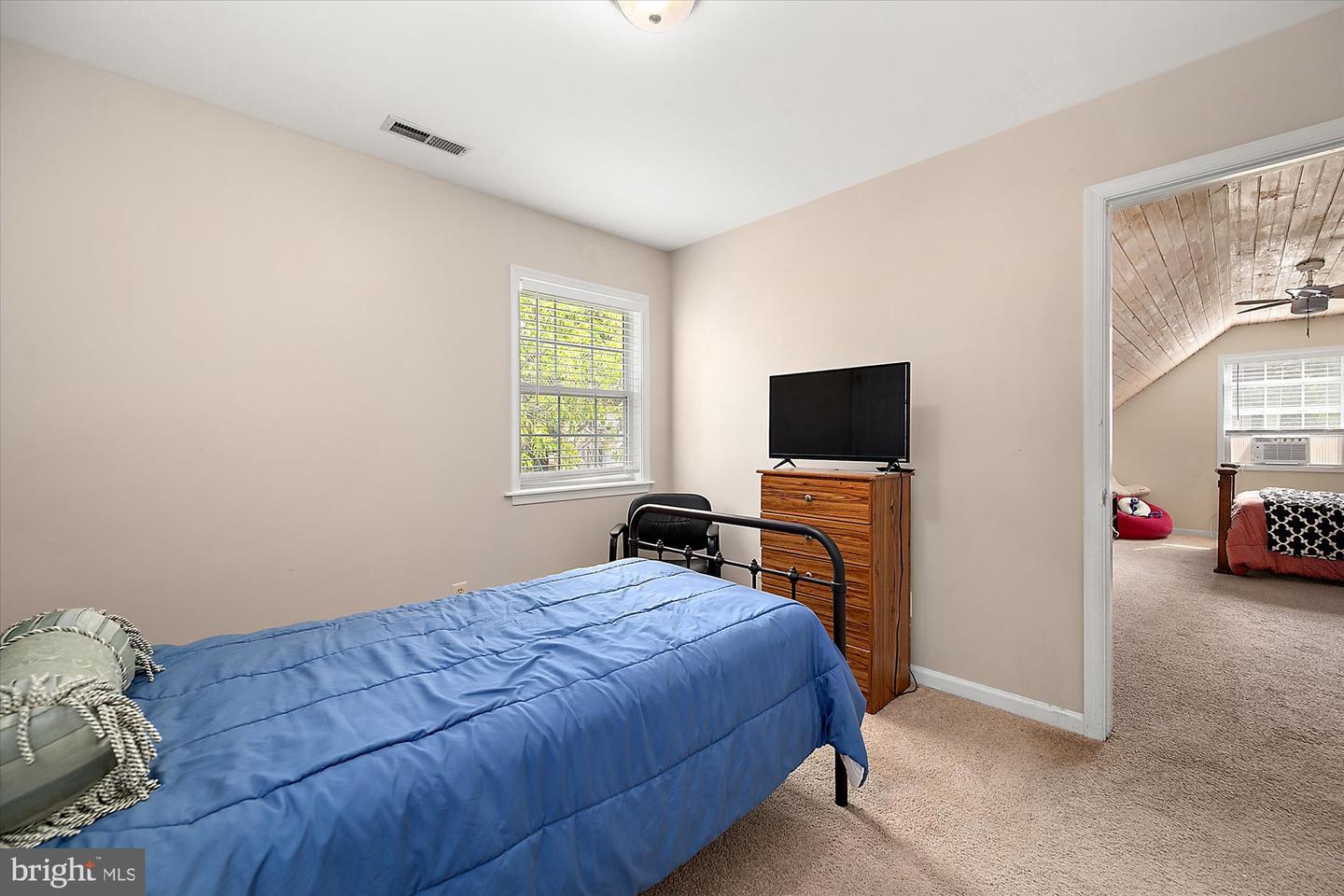 405 Somerset Ave Property Photo 38