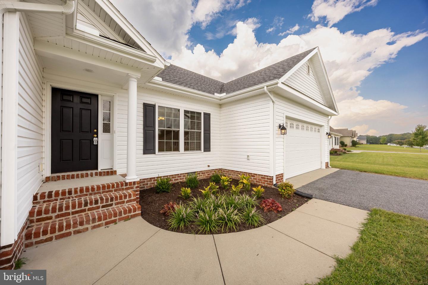 108 Glenbrooke Ct Property Photo 2