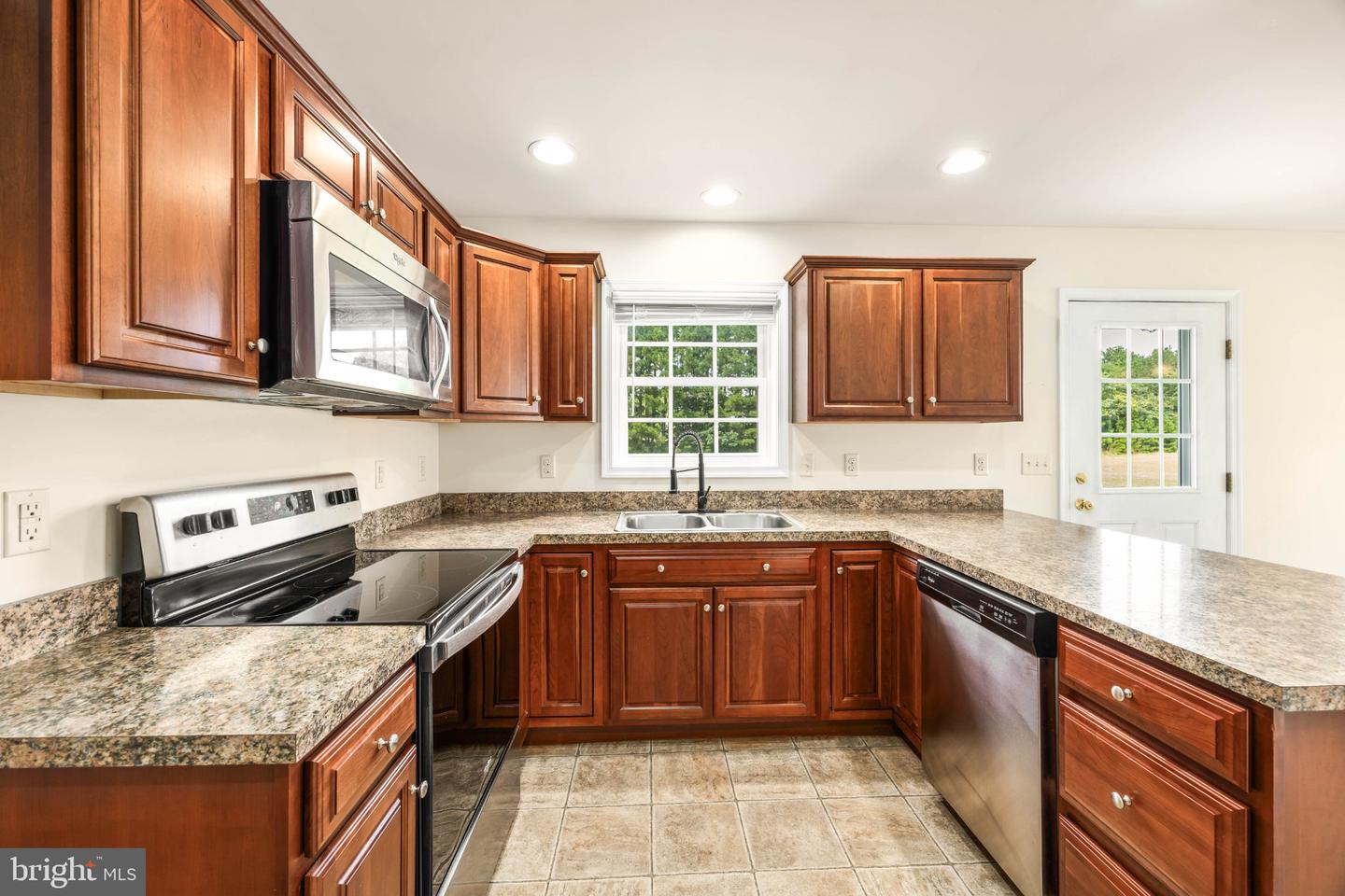 108 Glenbrooke Ct Property Photo 17