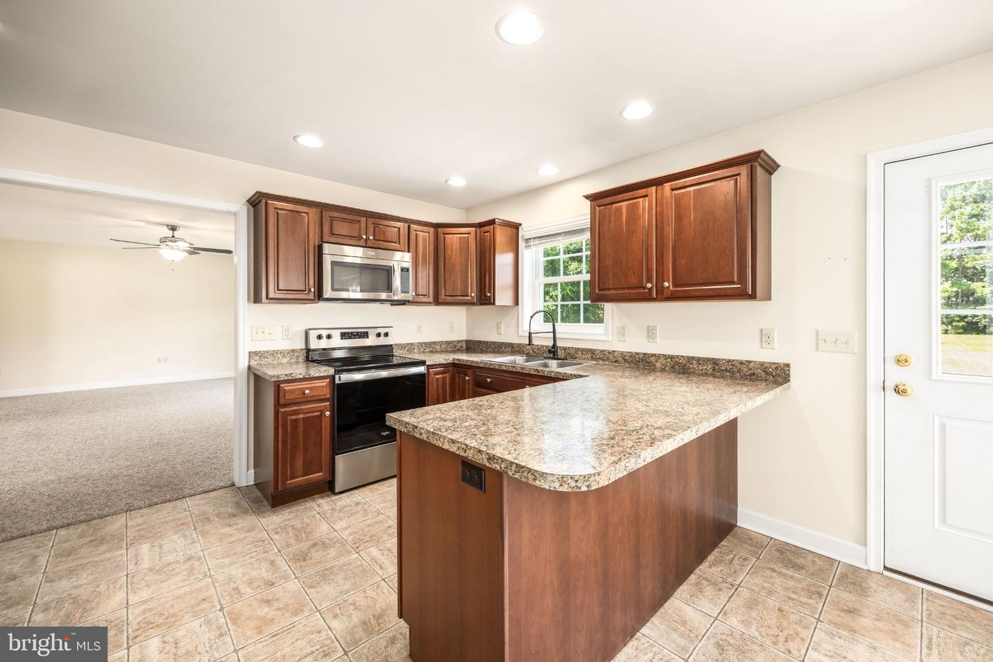 108 Glenbrooke Ct Property Photo 18