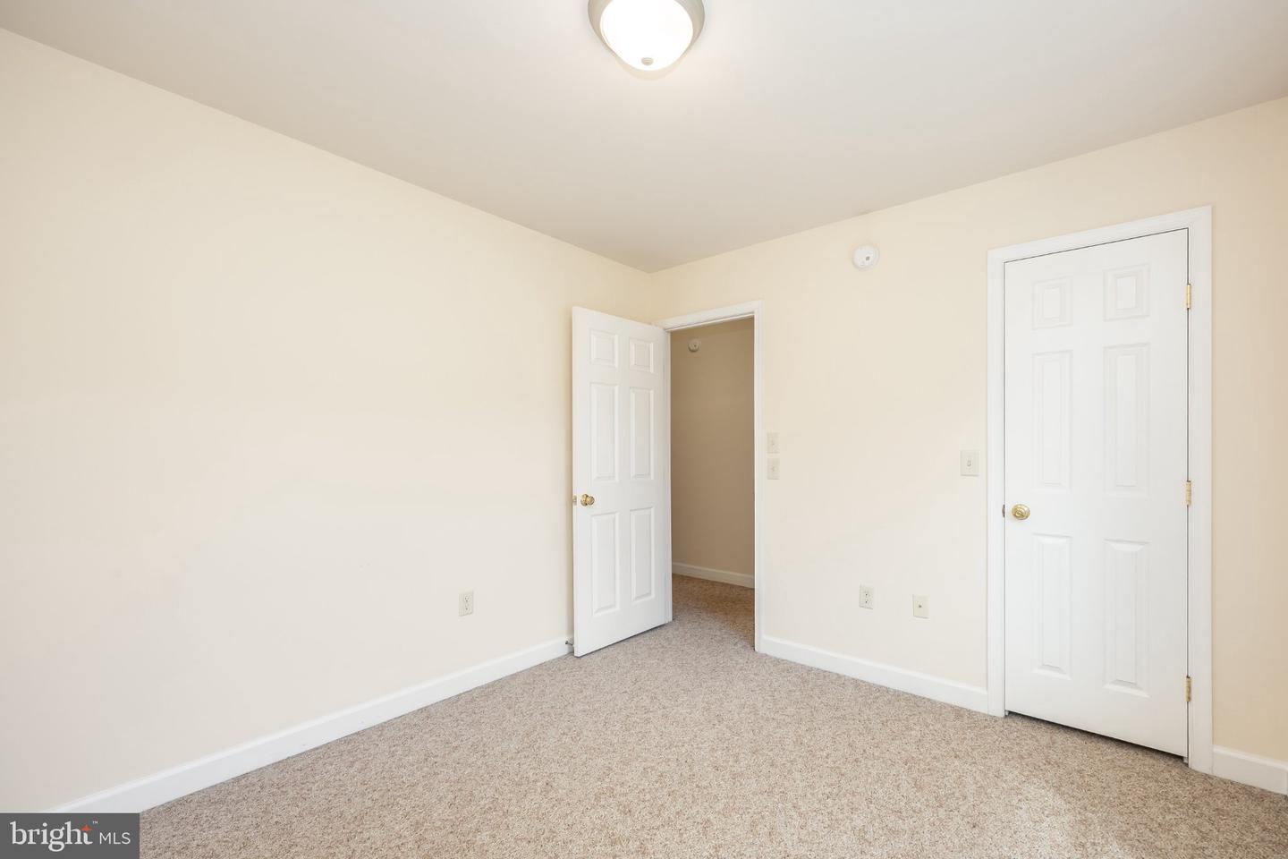 108 Glenbrooke Ct Property Photo 34