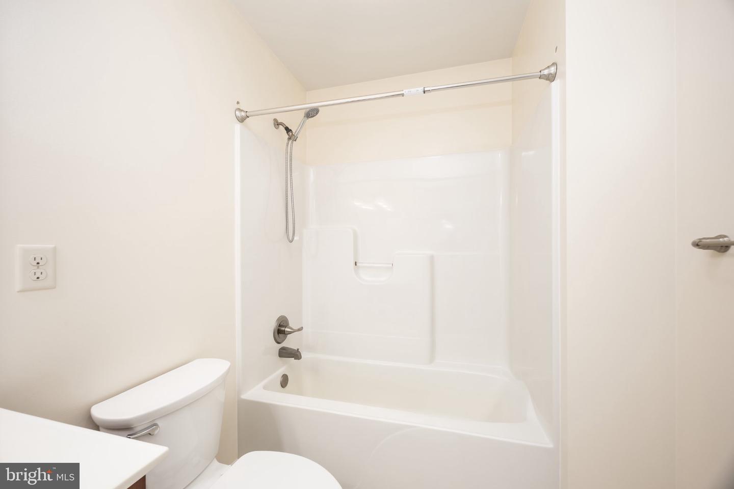 108 Glenbrooke Ct Property Photo 37