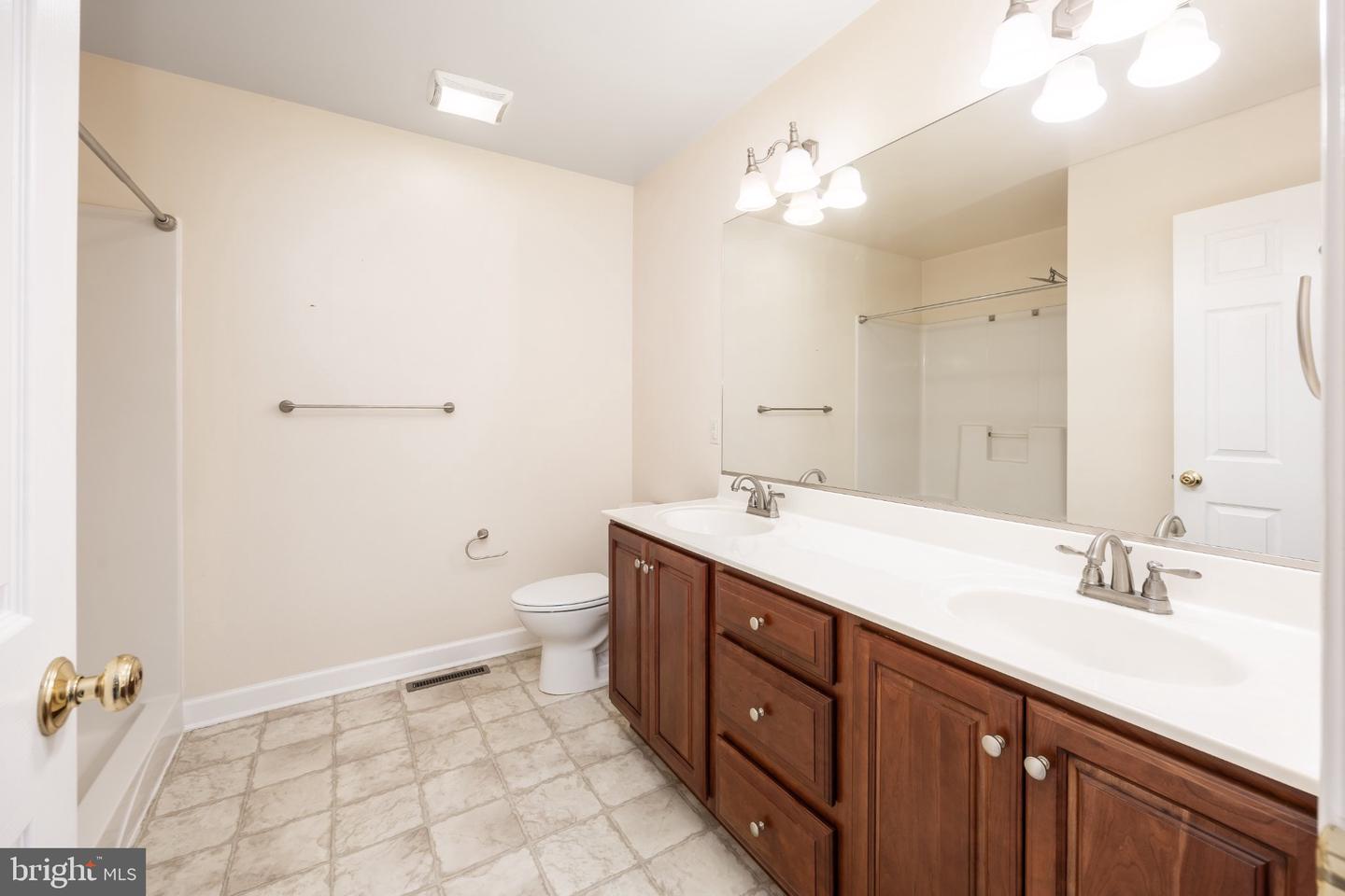 108 Glenbrooke Ct Property Photo 45