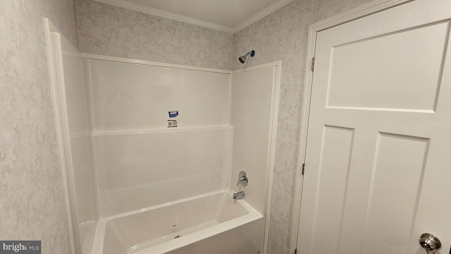 7469 Madeline Cir Property Photo 10