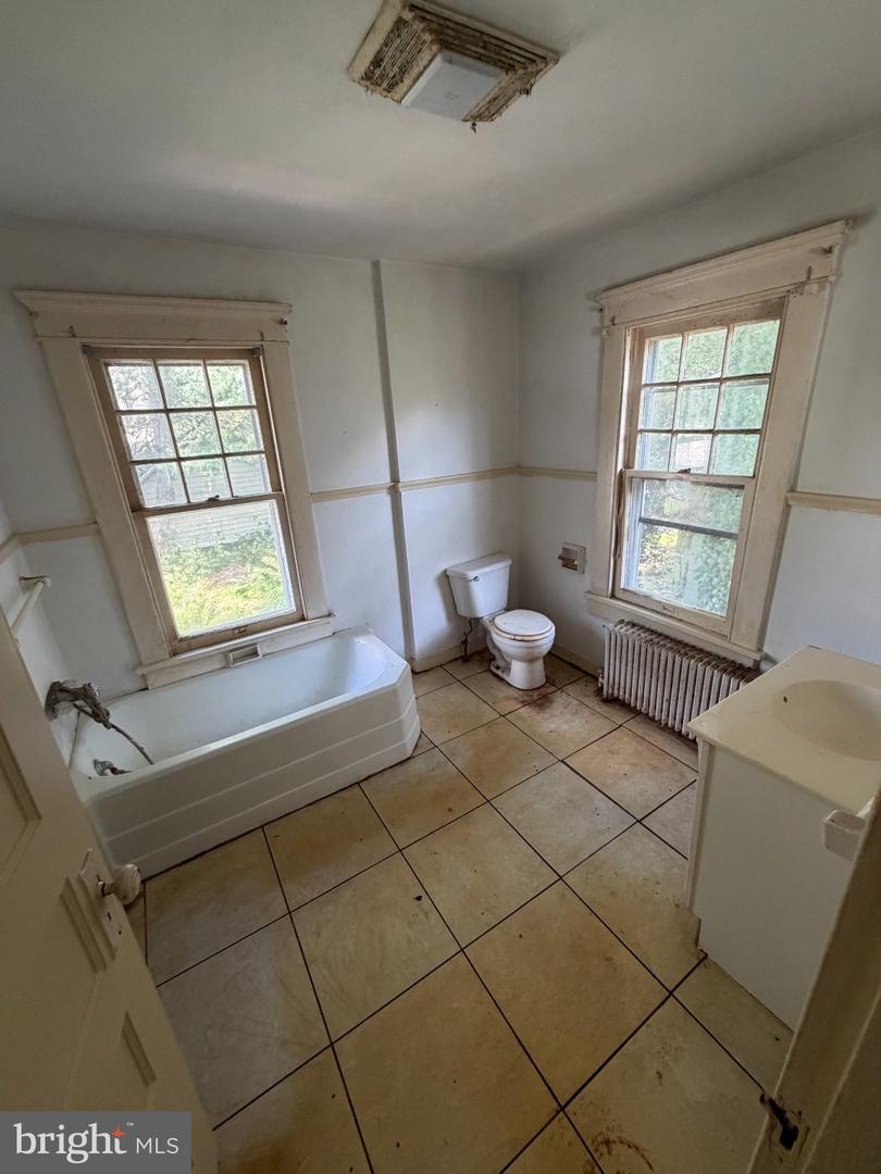 217 W Philadelphia Ave Property Photo 10