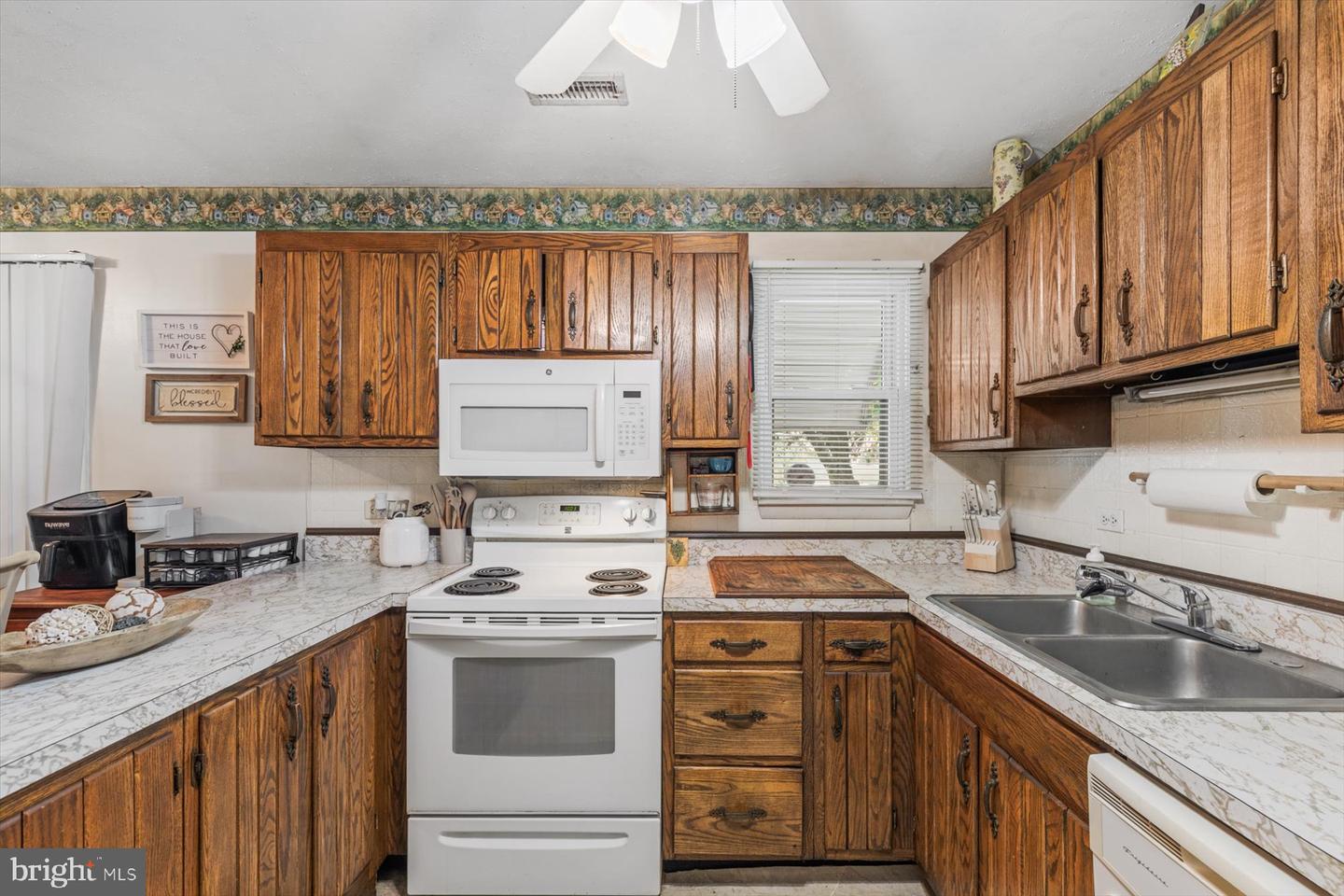 6525 Mary Jane Dr Property Photo 10