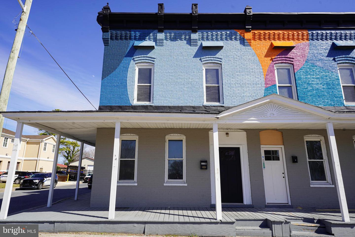 200-1 S PENNSYLVANIA AVE #B Property Photo 1