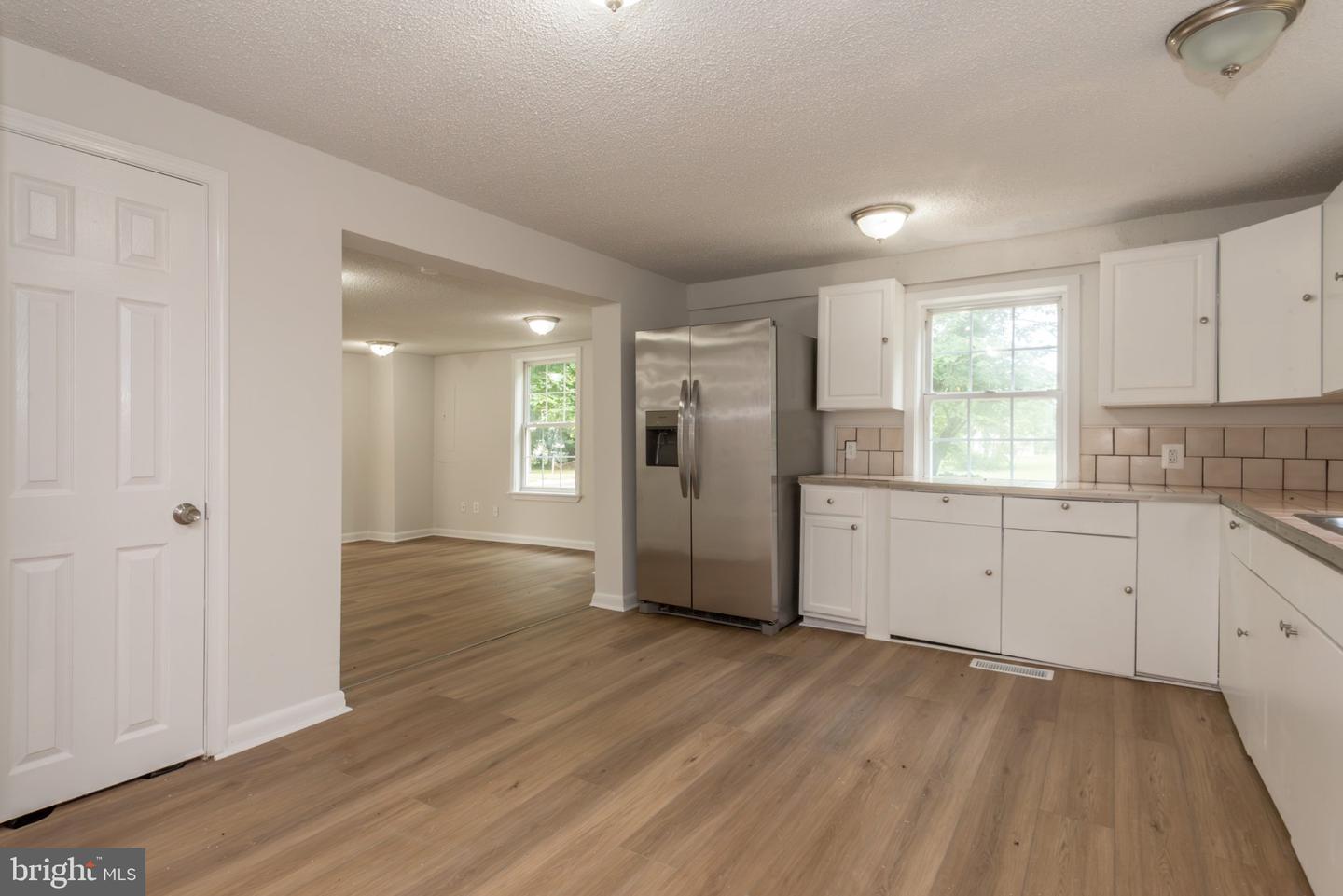 139 2nd St Property Photo 16