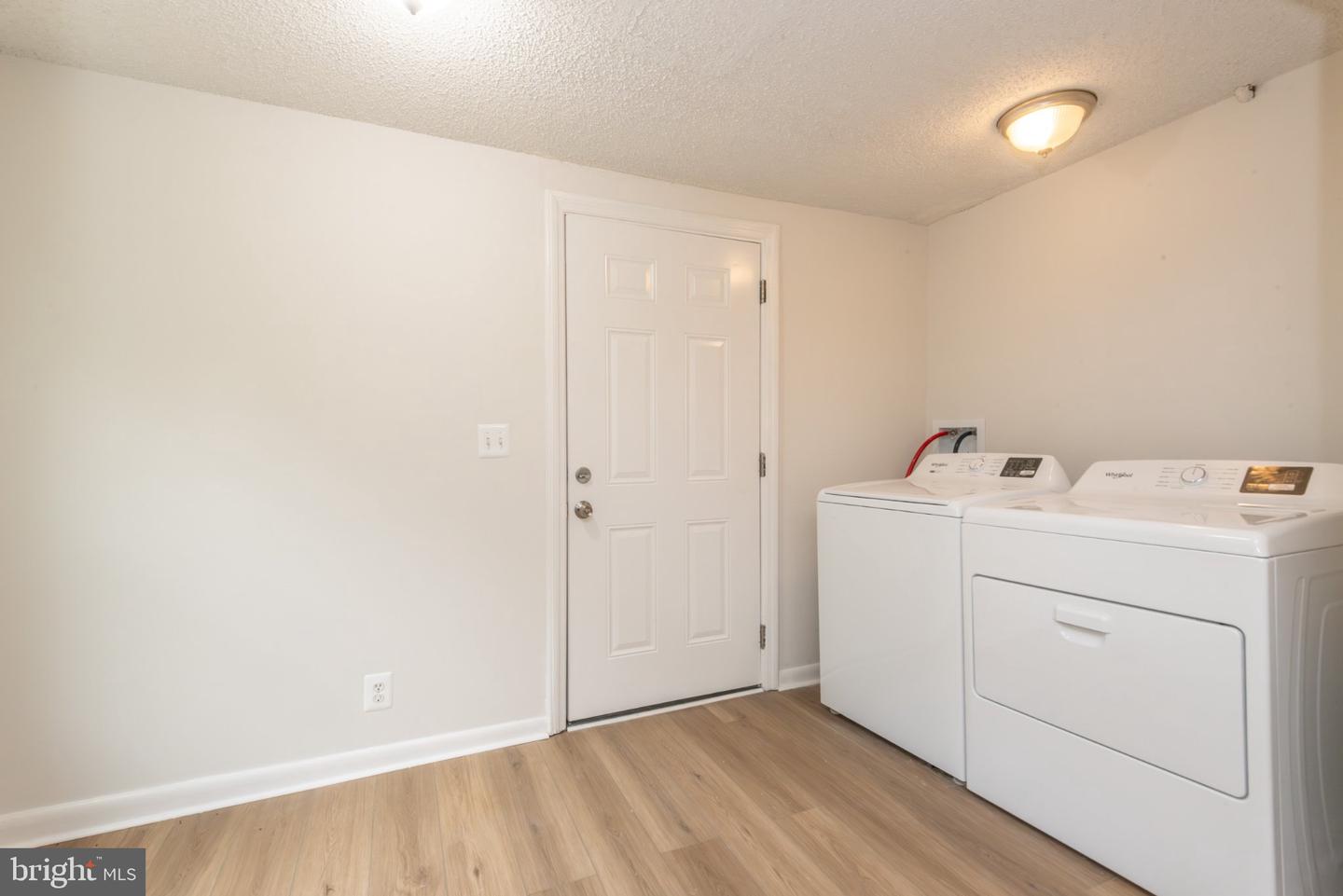 139 2nd St Property Photo 18