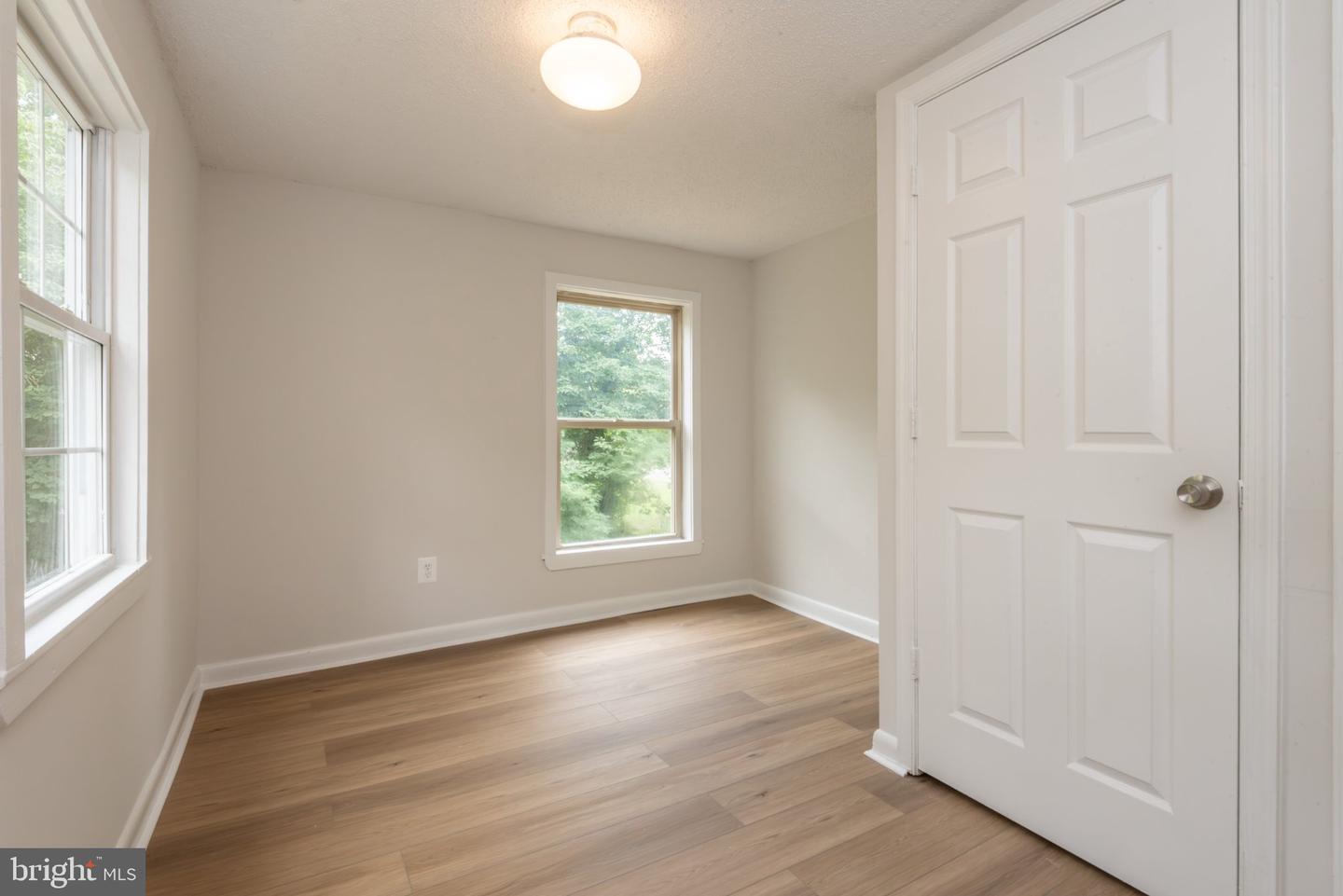 139 2nd St Property Photo 22