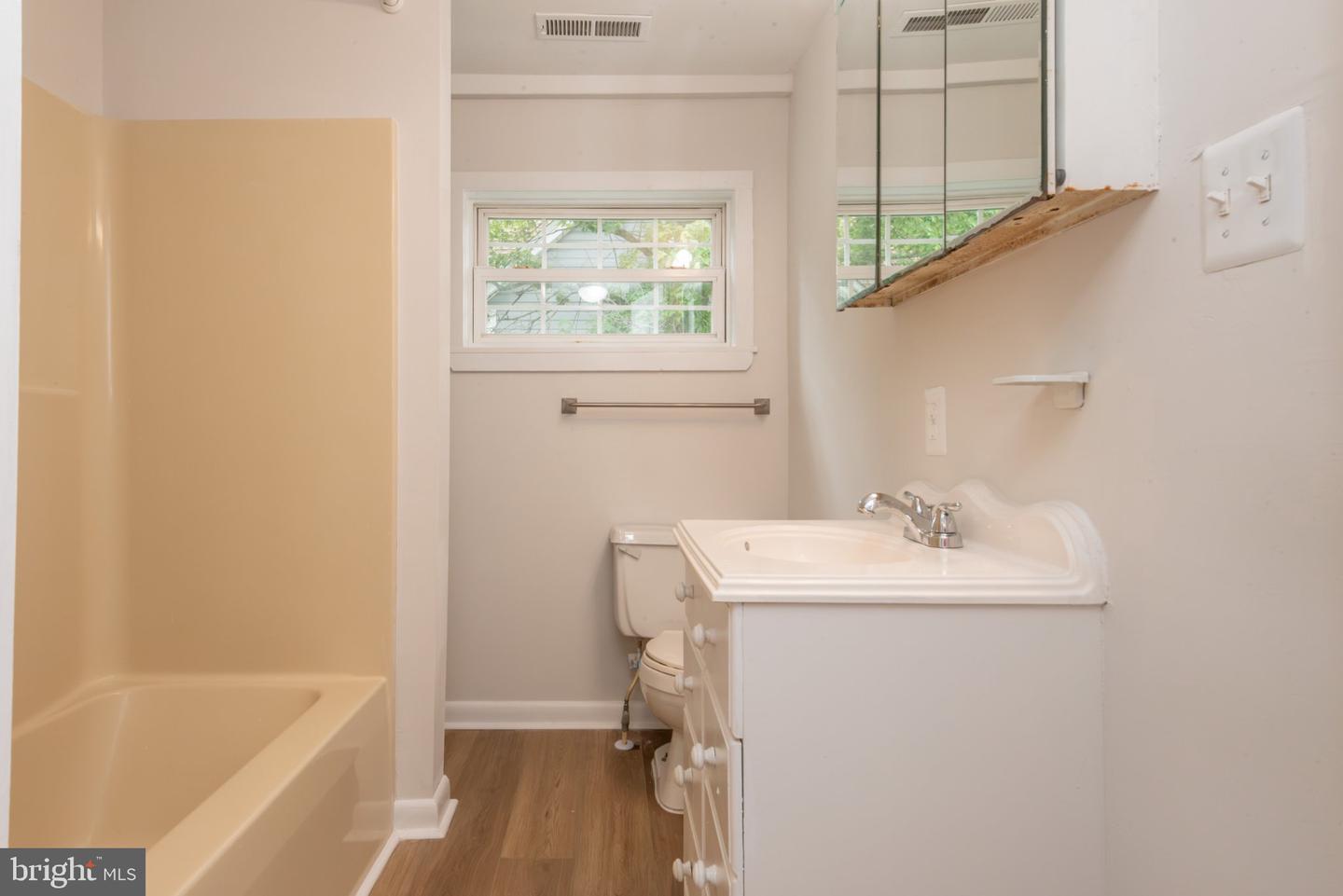 139 2nd St Property Photo 27
