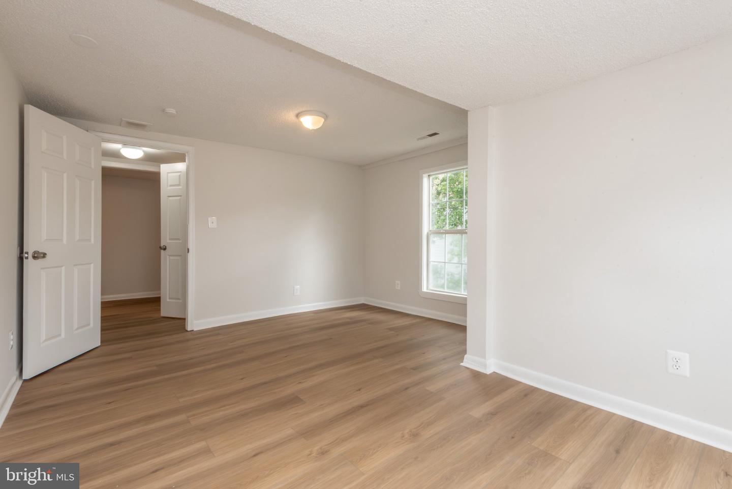 139 2nd St Property Photo 31