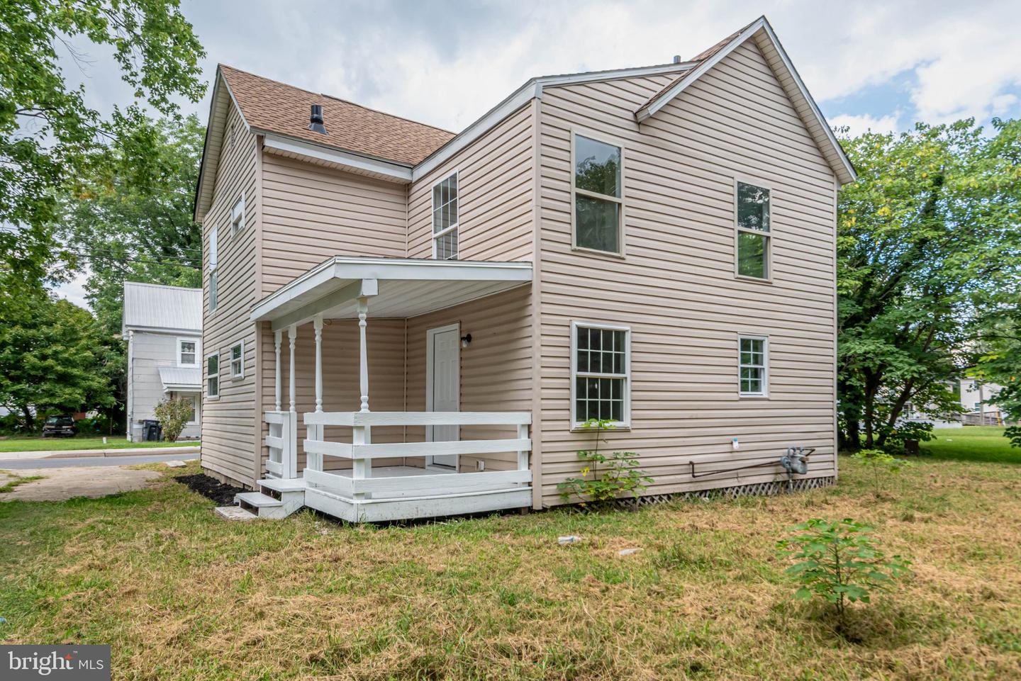 139 2nd St Property Photo 35
