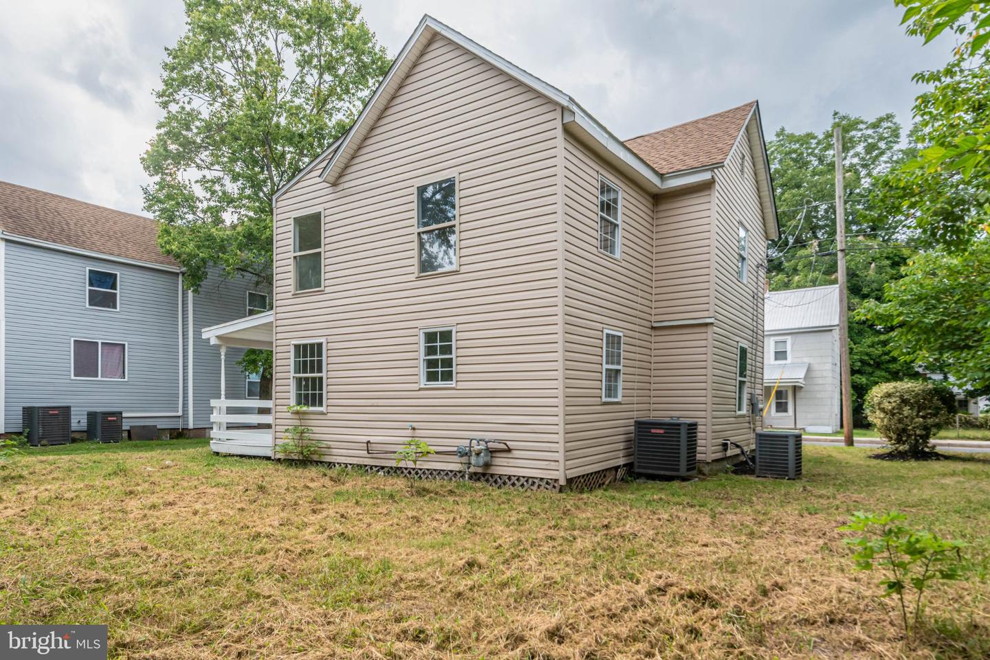 139 2nd St Property Photo 40