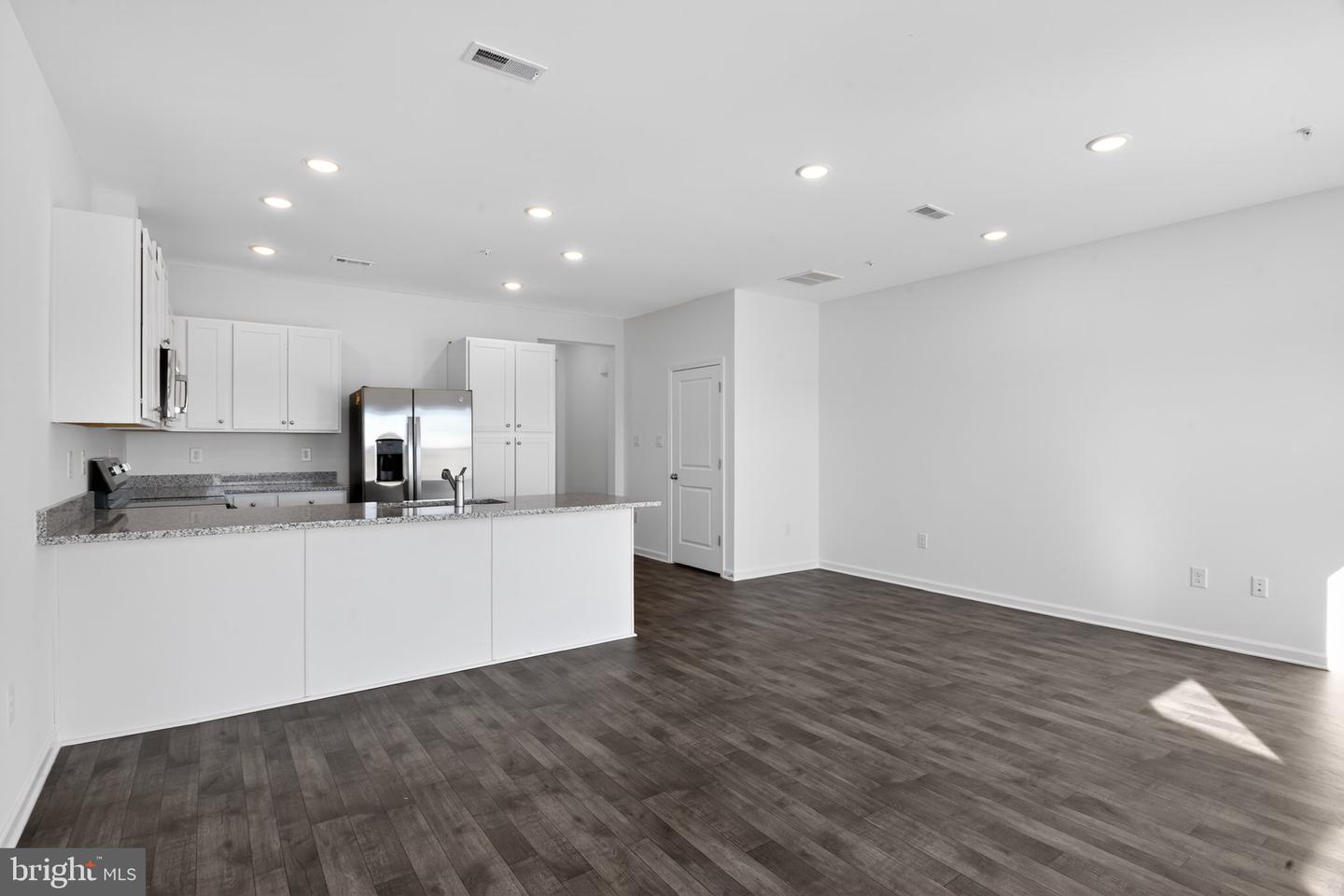 319 Clement Loop Property Photo 6