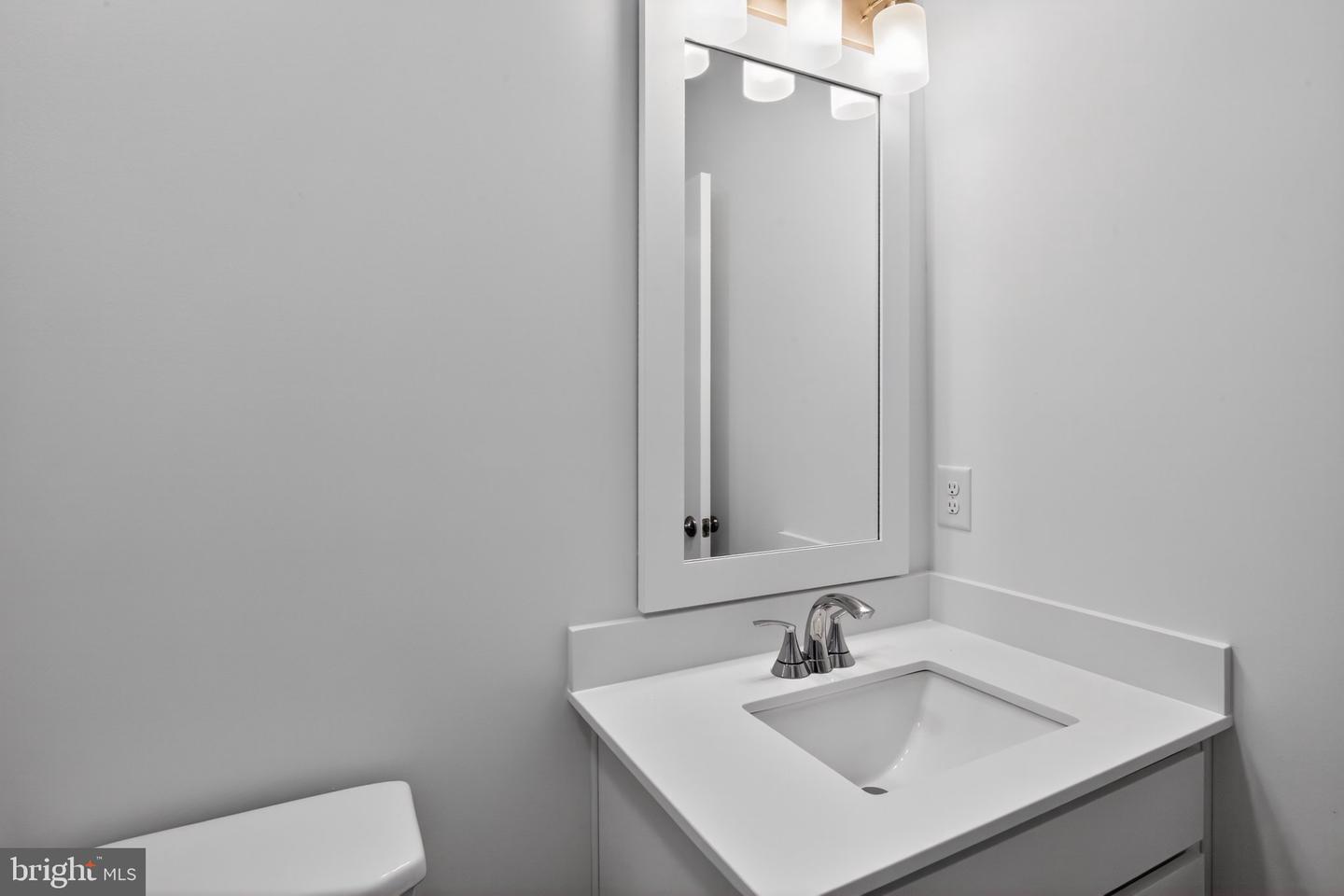 319 Clement Loop Property Photo 10