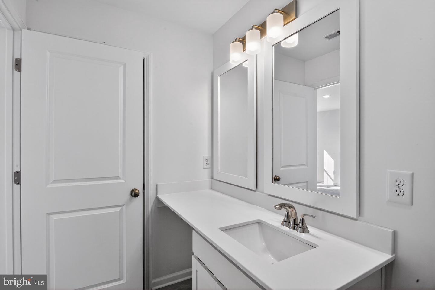 319 Clement Loop Property Photo 19