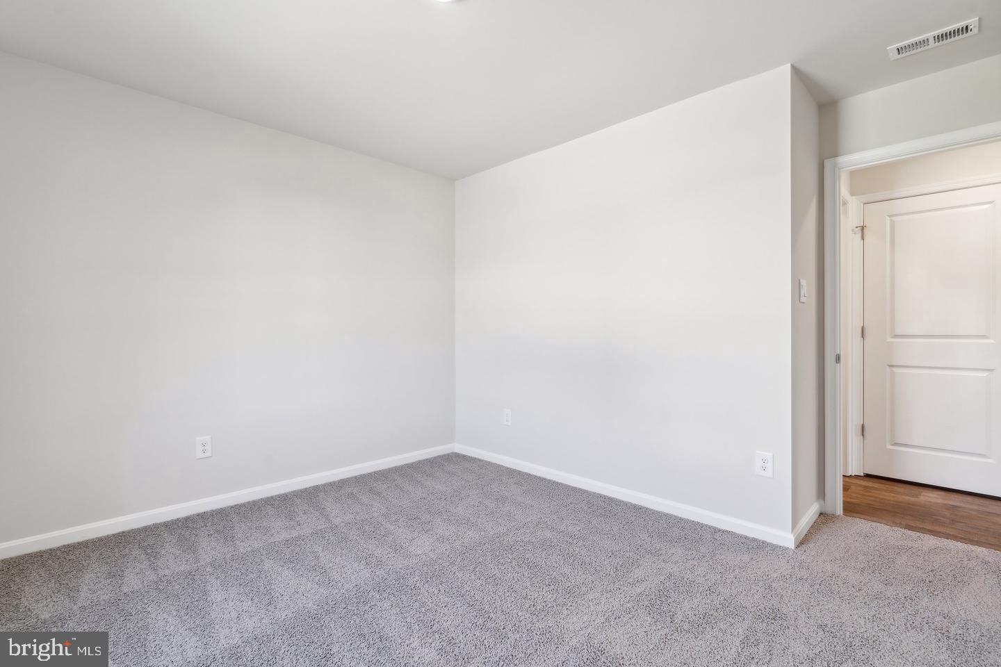 1295 Purple Orchid Loop Property Photo 18
