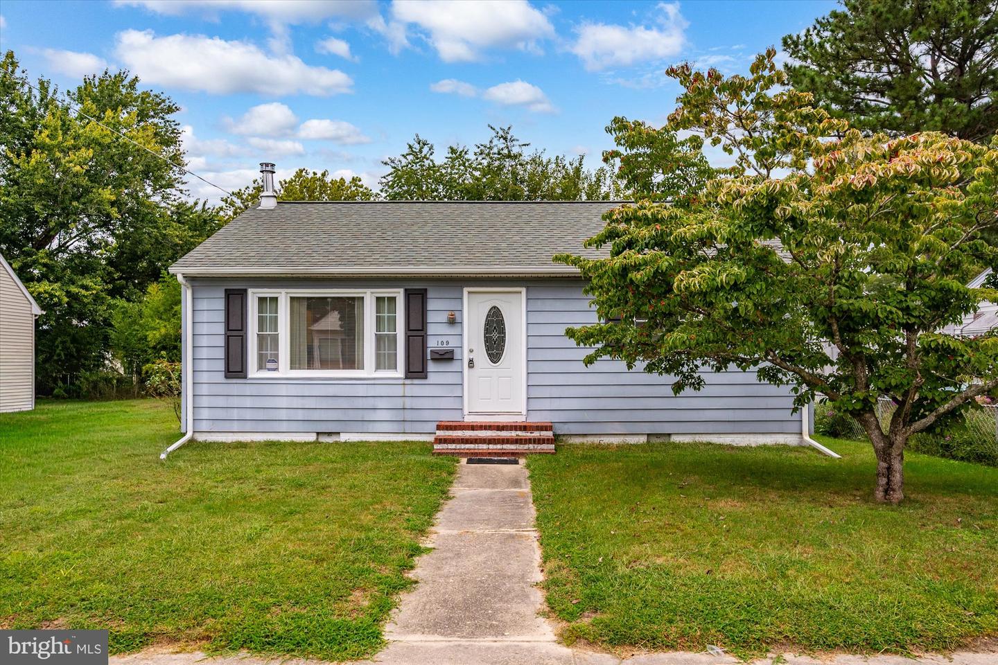 109 KENDALL ST Property Photo 1