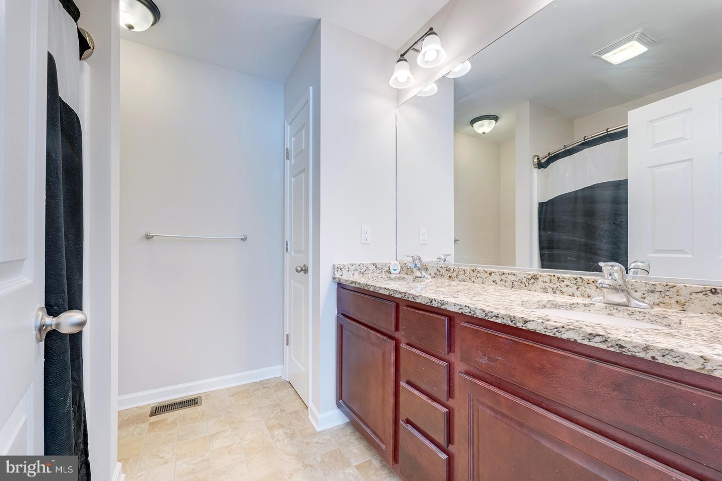 9410 Amber Ridge Dr Property Photo 8