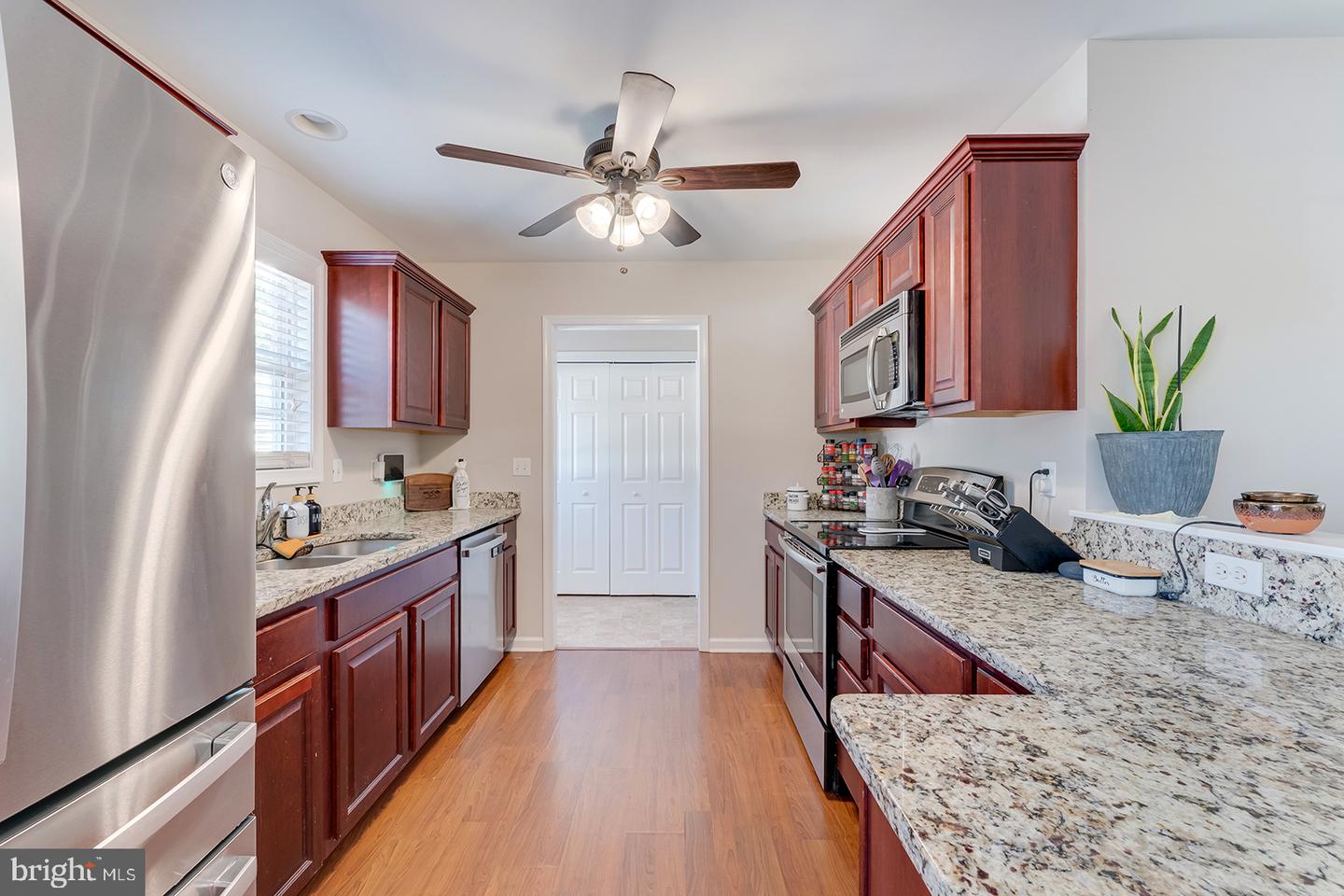 9410 Amber Ridge Dr Property Photo 14