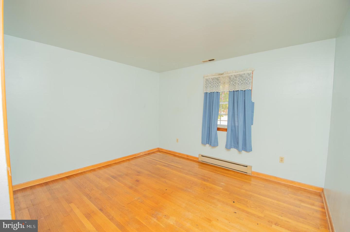 607 E Pine St Property Photo 9