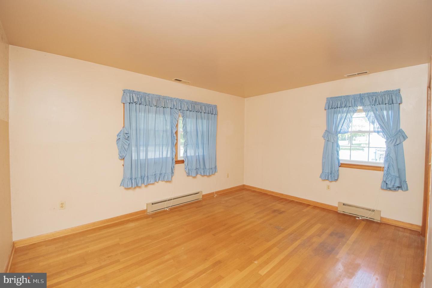 607 E Pine St Property Photo 10