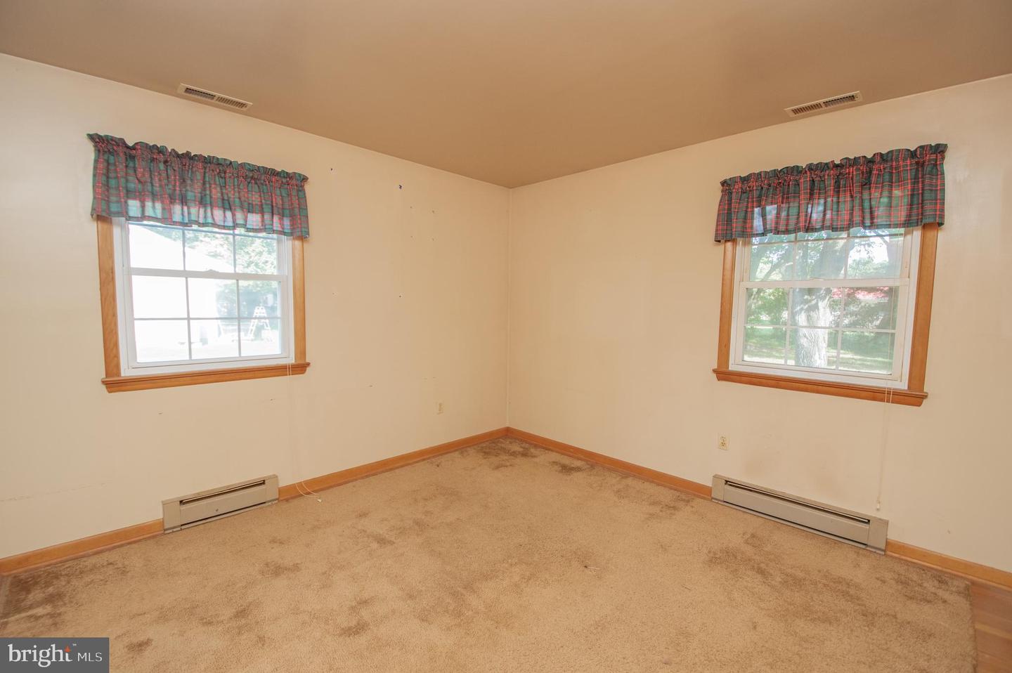 607 E Pine St Property Photo 11