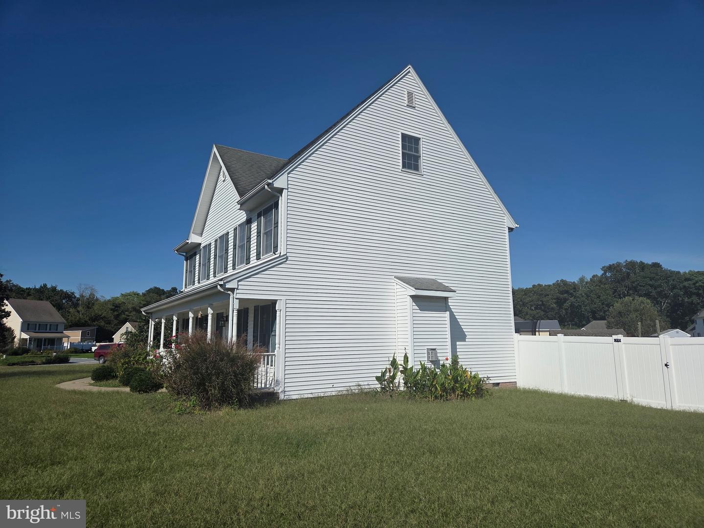 29591 Millstream Dr Property Photo 8