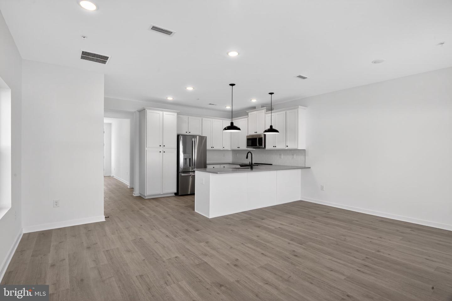 321 Clement Loop Property Photo 2