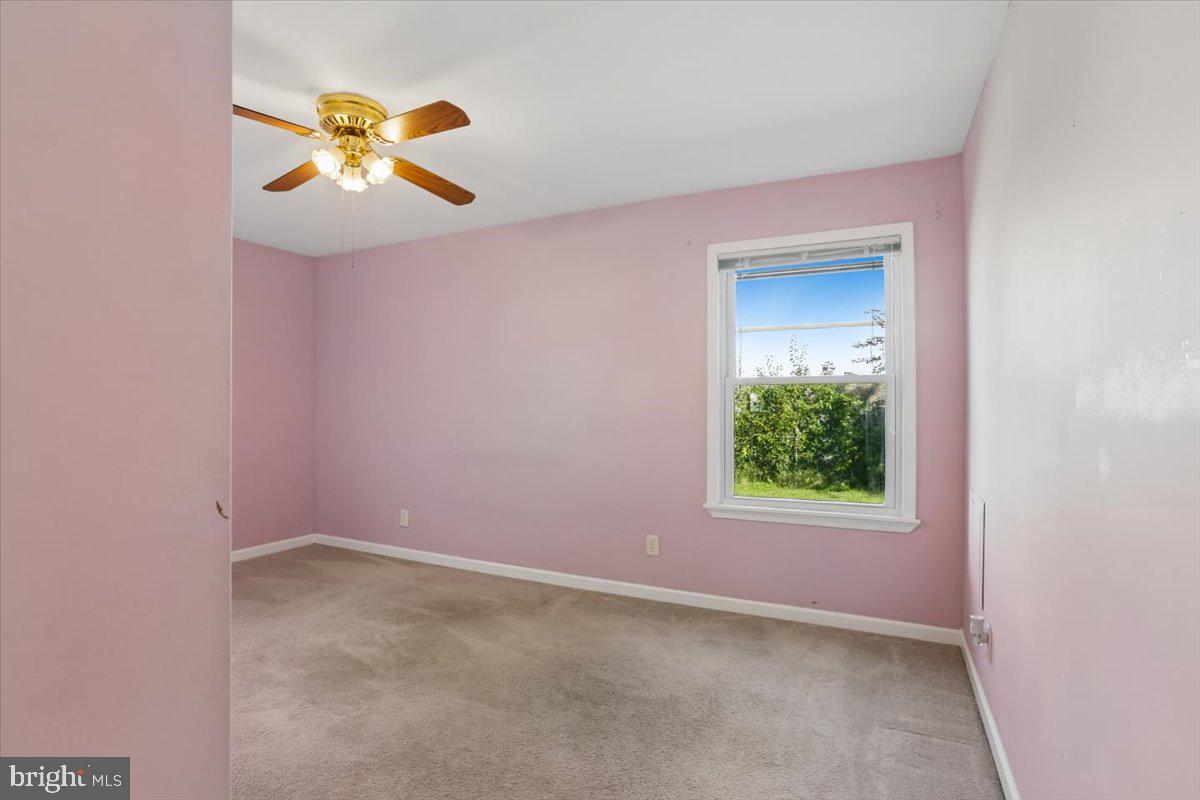 103 Honeysuckle Dr Property Photo 24