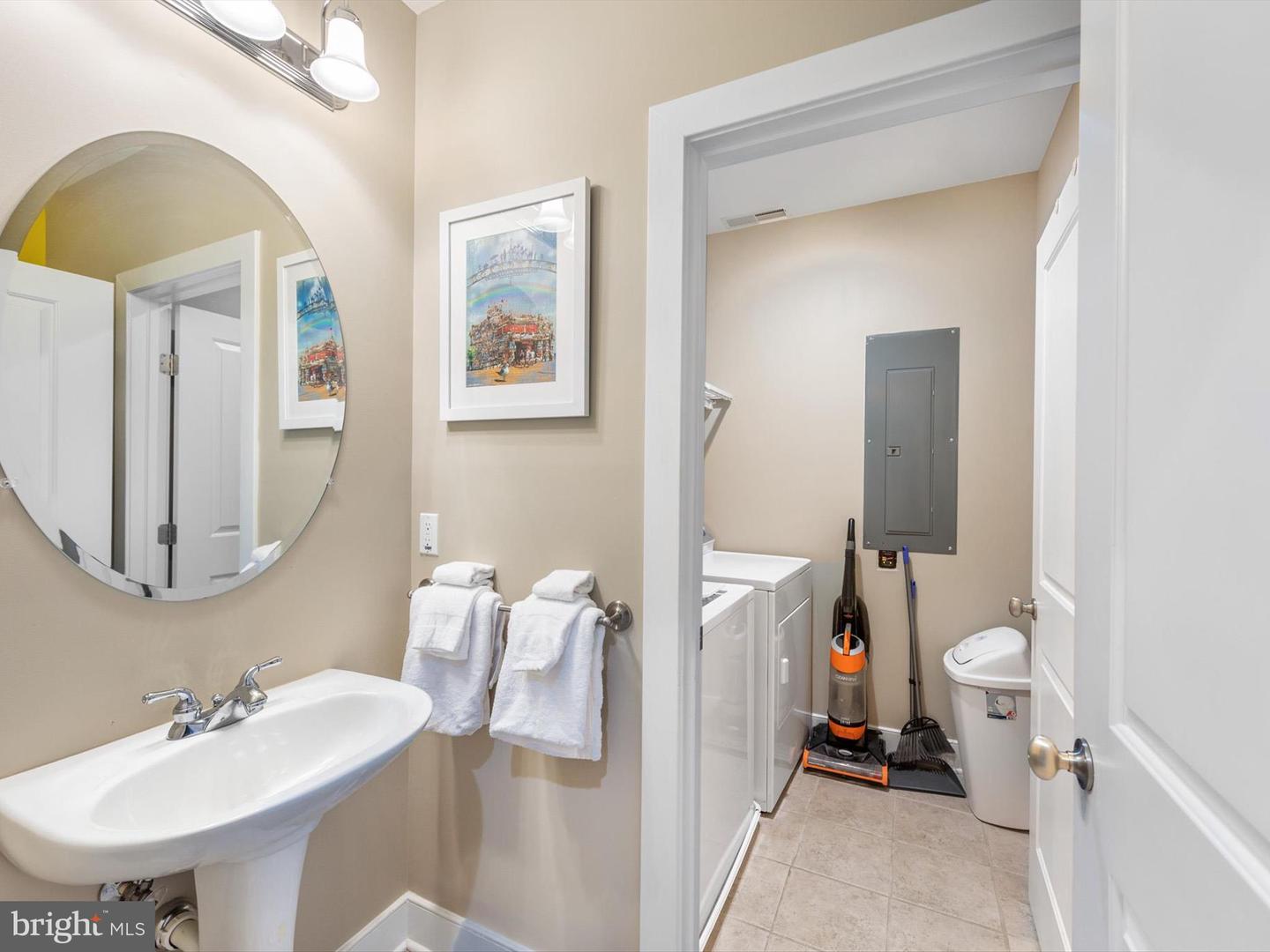 5 87th St #303 & 301 Property Photo 15