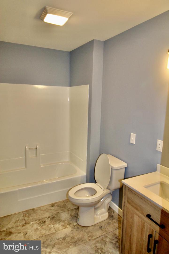 8340 Langmaid Rd Property Photo 7