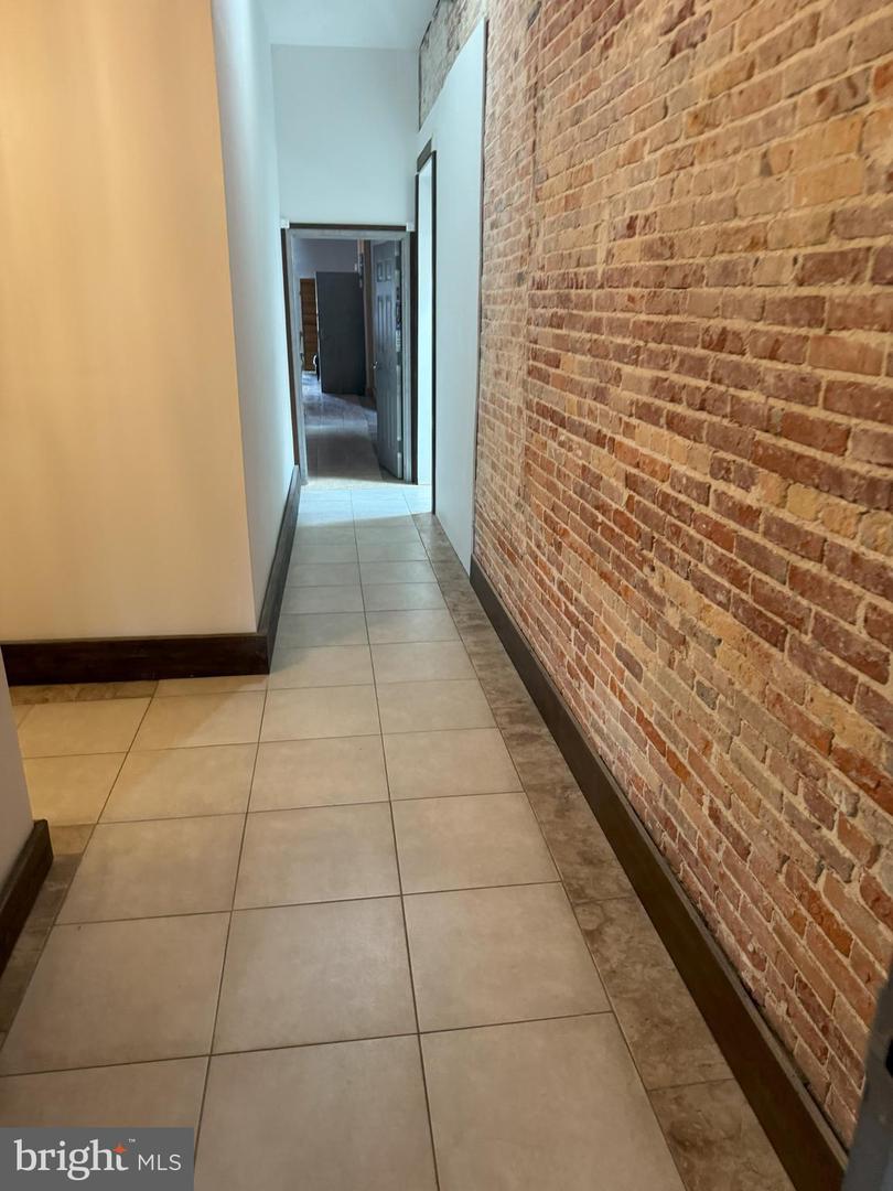110 W Green Street Property Photo 19