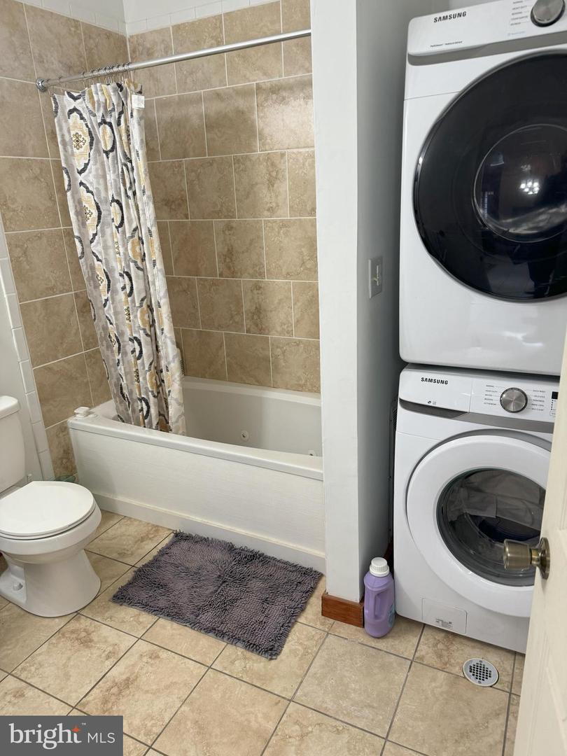 110 W Green Street Property Photo 33