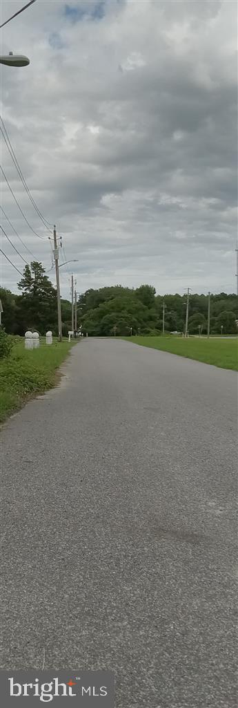 114 Railroad Ave Property Photo 3