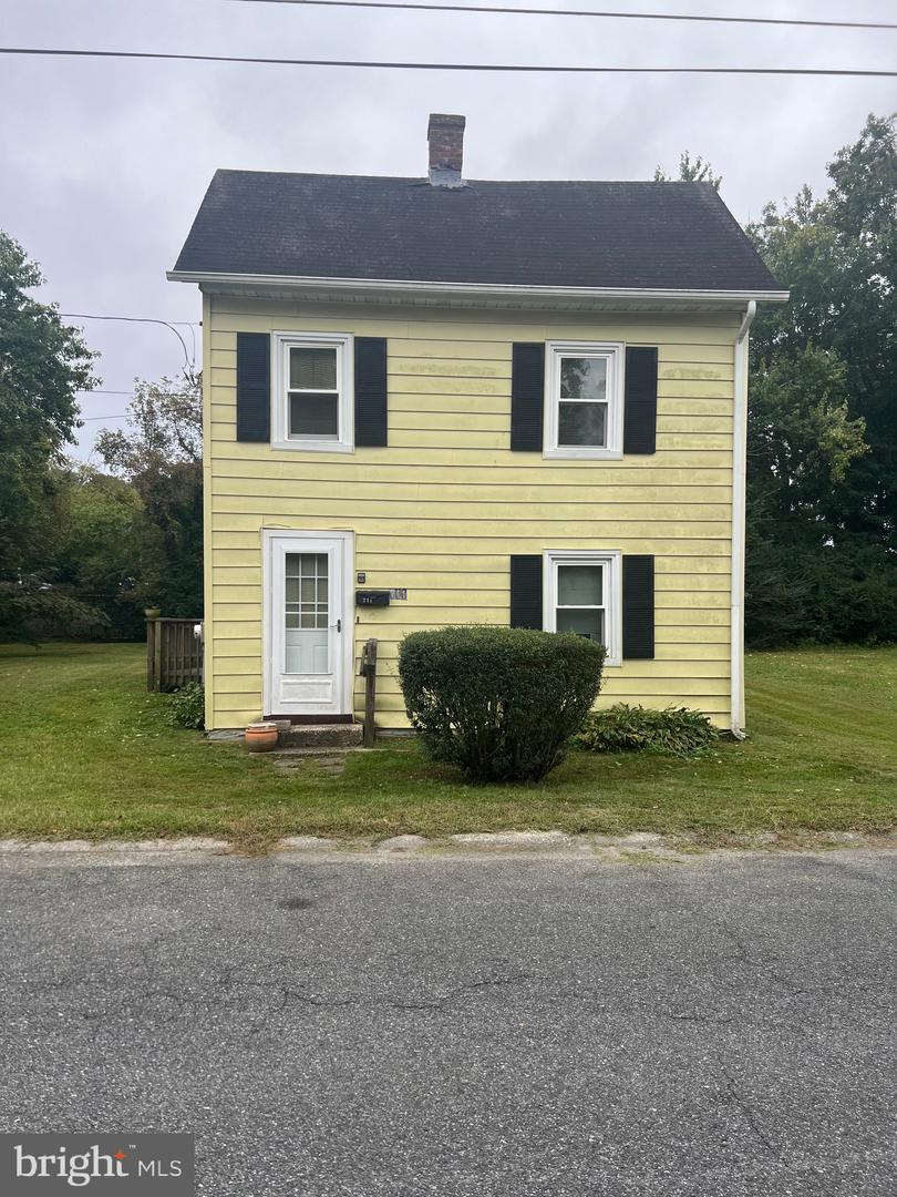 711 6th St Property Photo 1