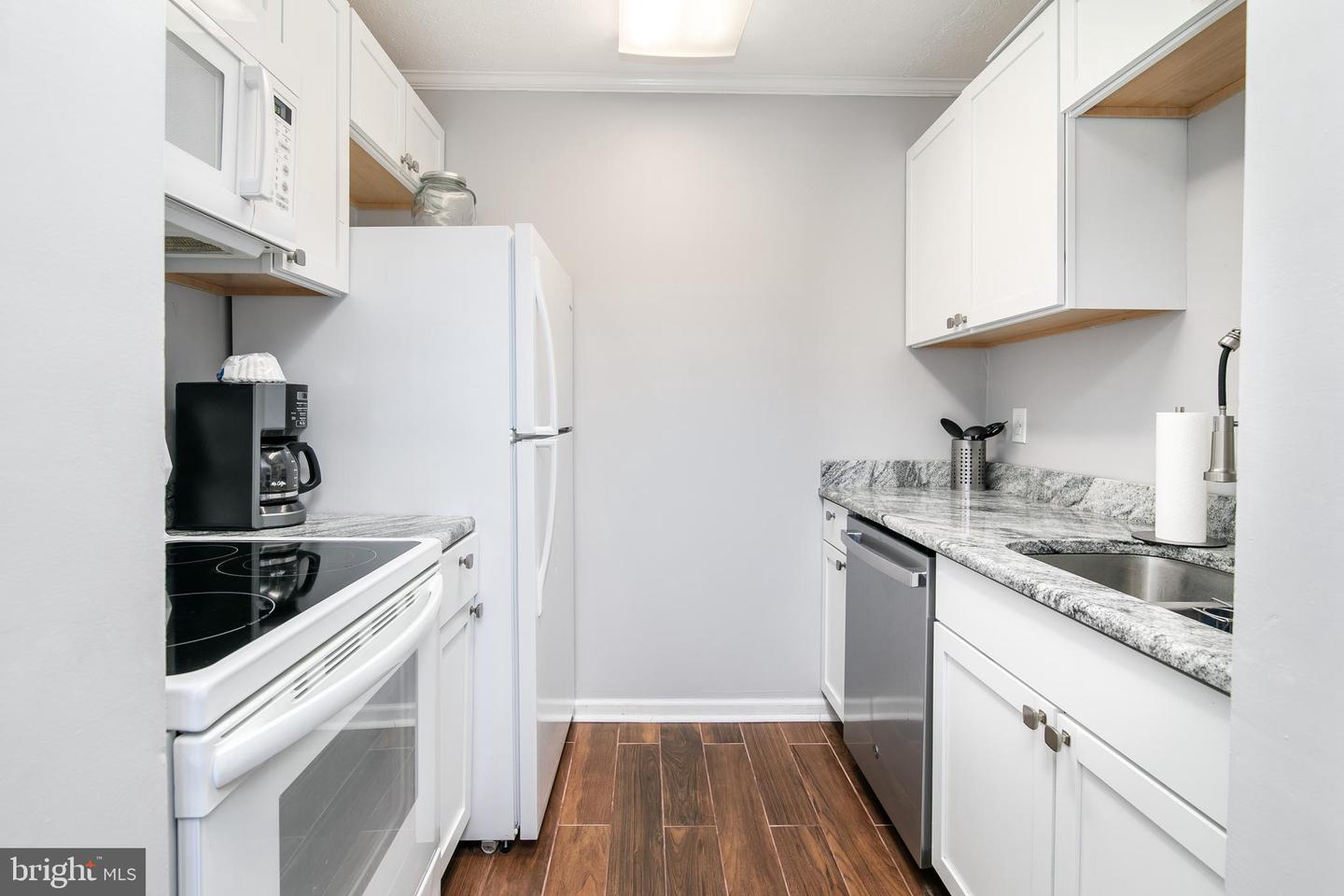 417 Robin Dr #b304 Property Photo 6