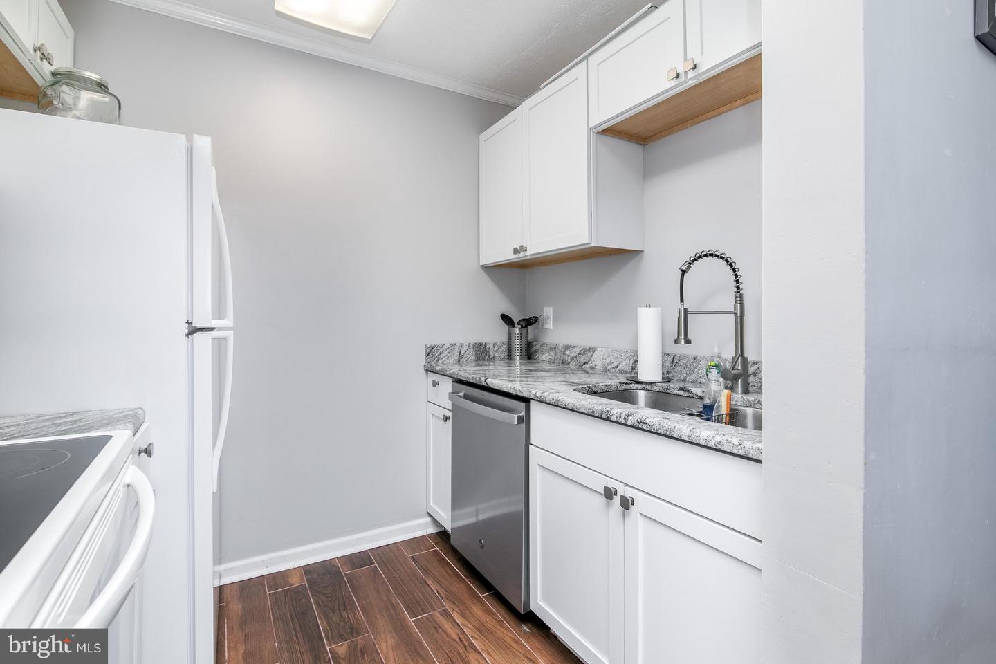 417 Robin Dr #b304 Property Photo 7