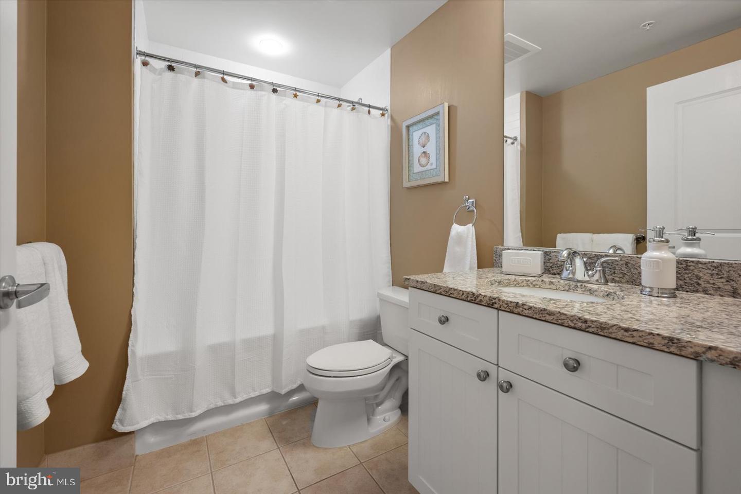 2 48th St #402 Property Photo 37