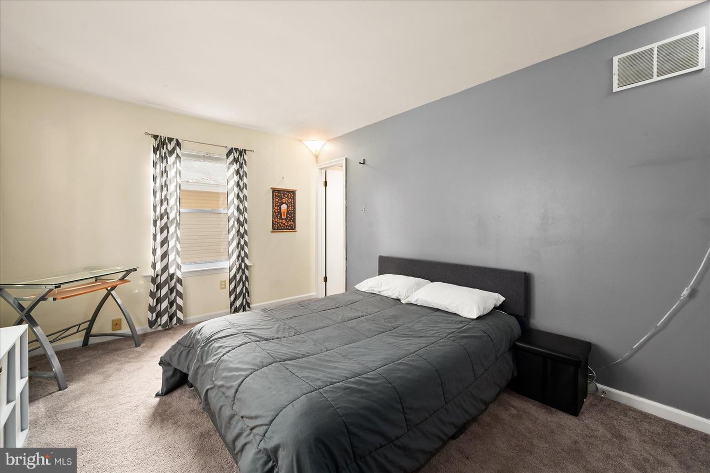 702 Ocean Pkwy Property Photo 24