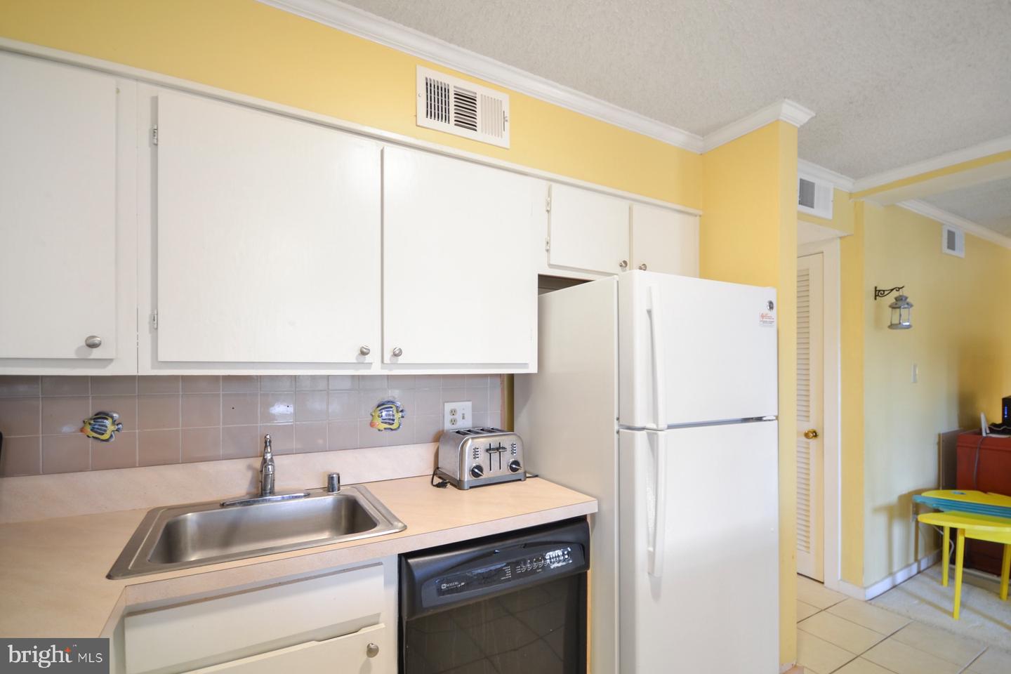 119 Old Landing Rd #204j Property Photo 10