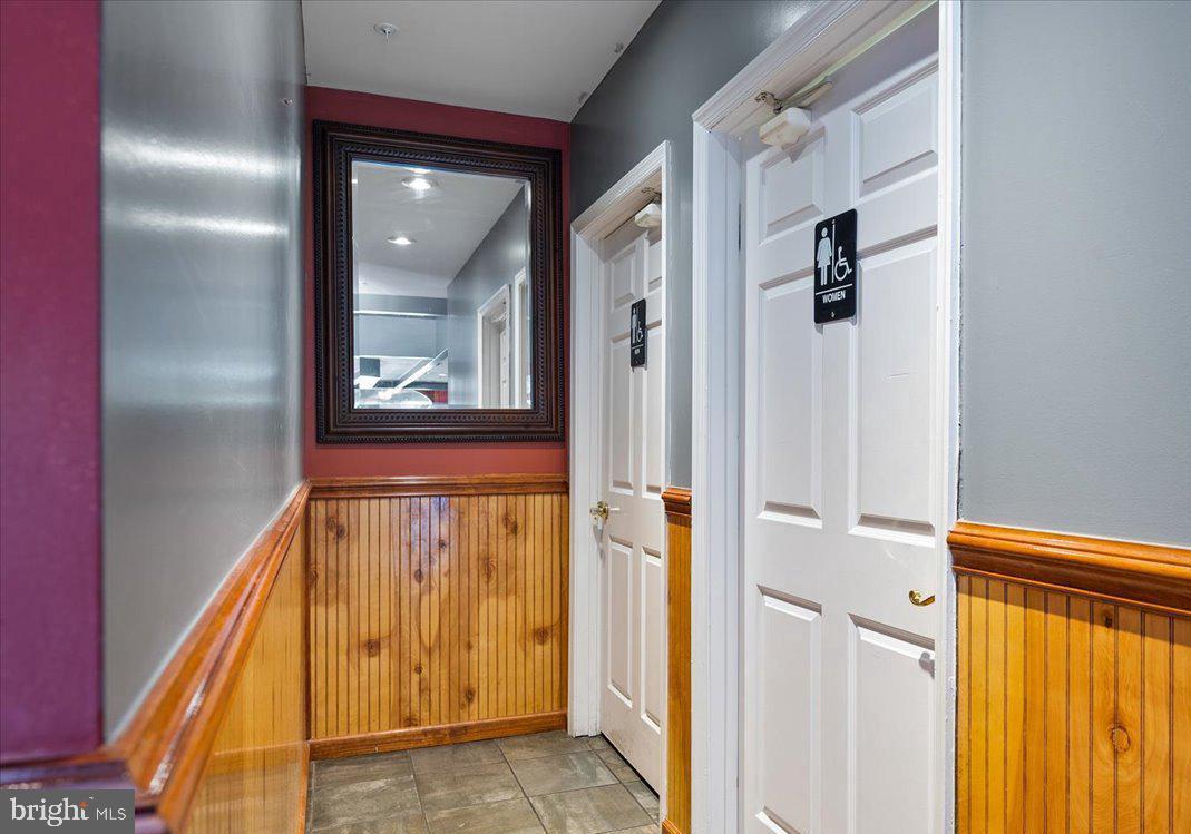 208 W Green St #a Property Photo 17