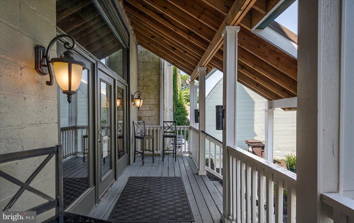208 W Green St #a Property Photo 43