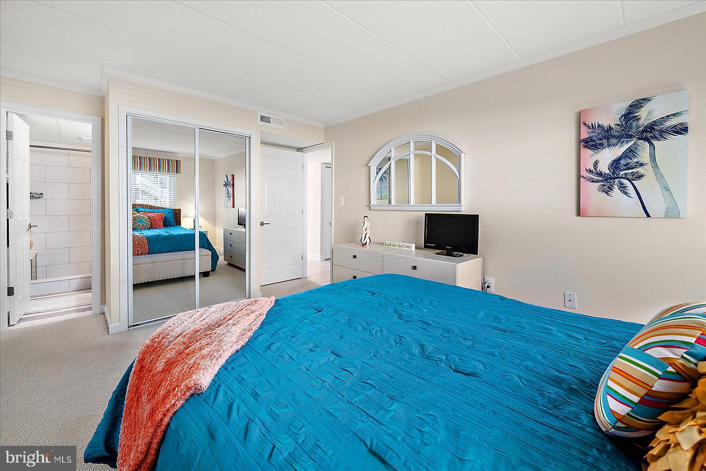 4 46th St #11102 Property Photo 14