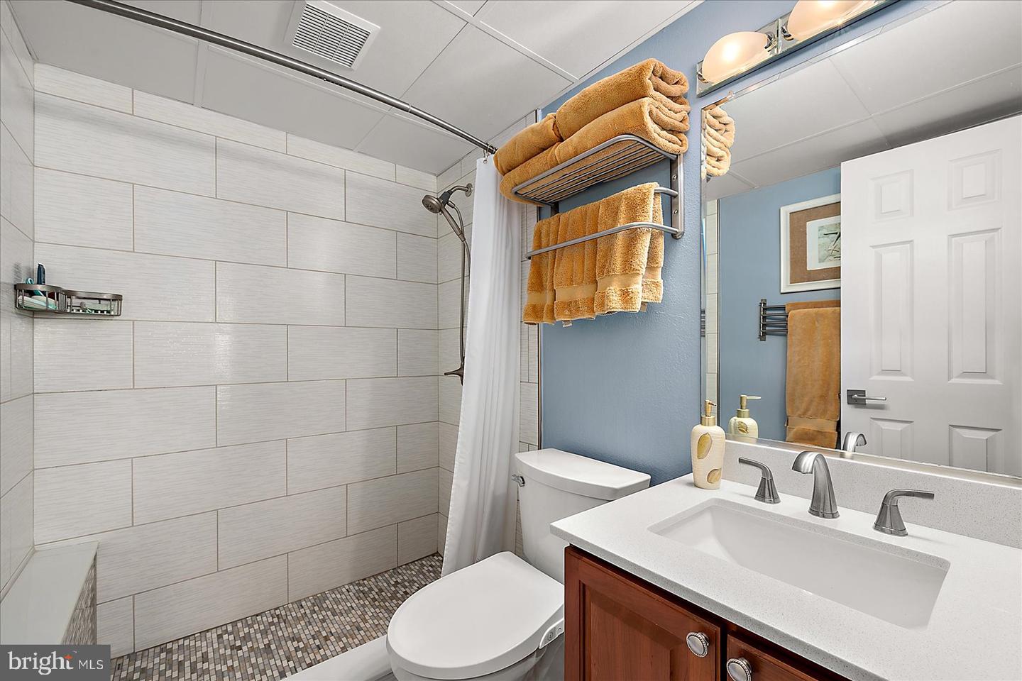 4 46th St #11102 Property Photo 16