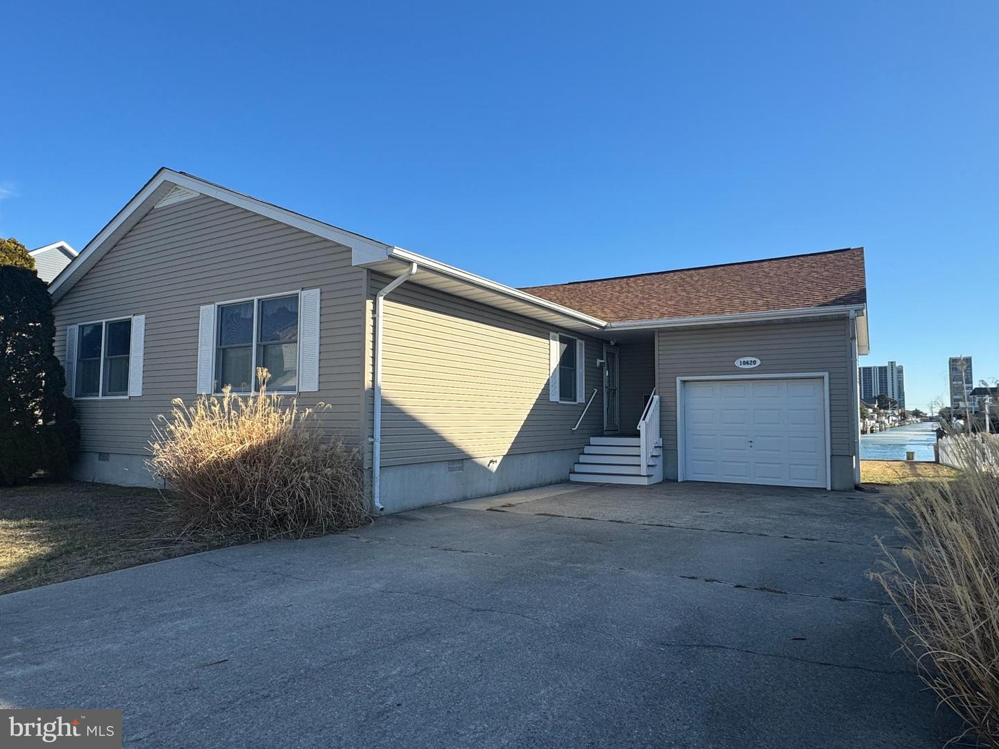 10620 SHIFTING SANDS DR Property Photo 1