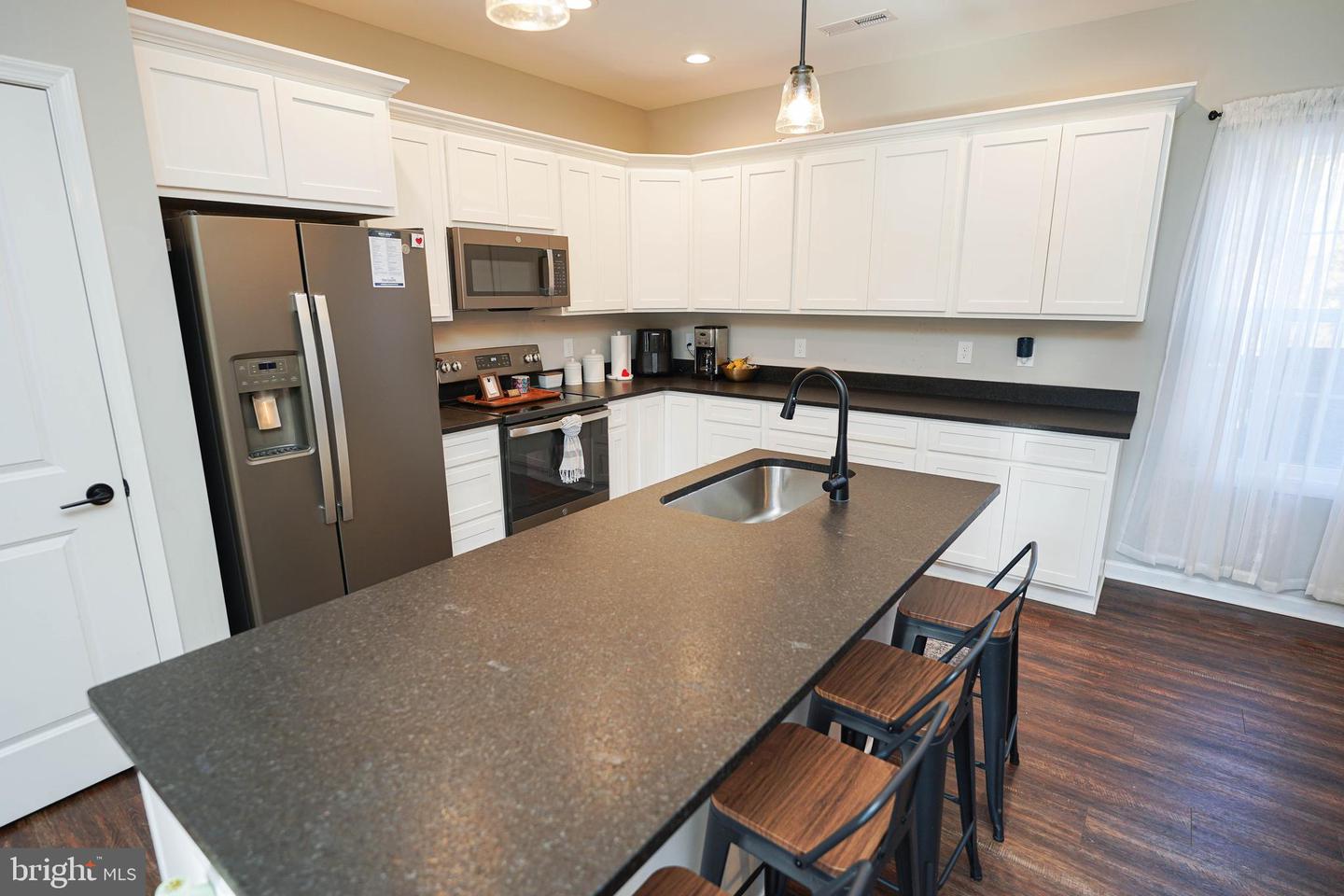 2054 Groton Rd Property Photo 8