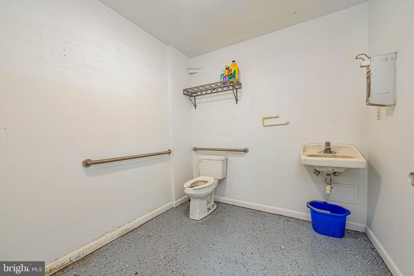 12625 Sunset Ave #4 Property Photo 7